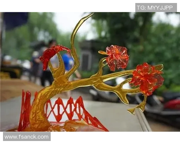 足球巨星亲临中国传统艺术现场欣赏糖画魅力与技艺之美